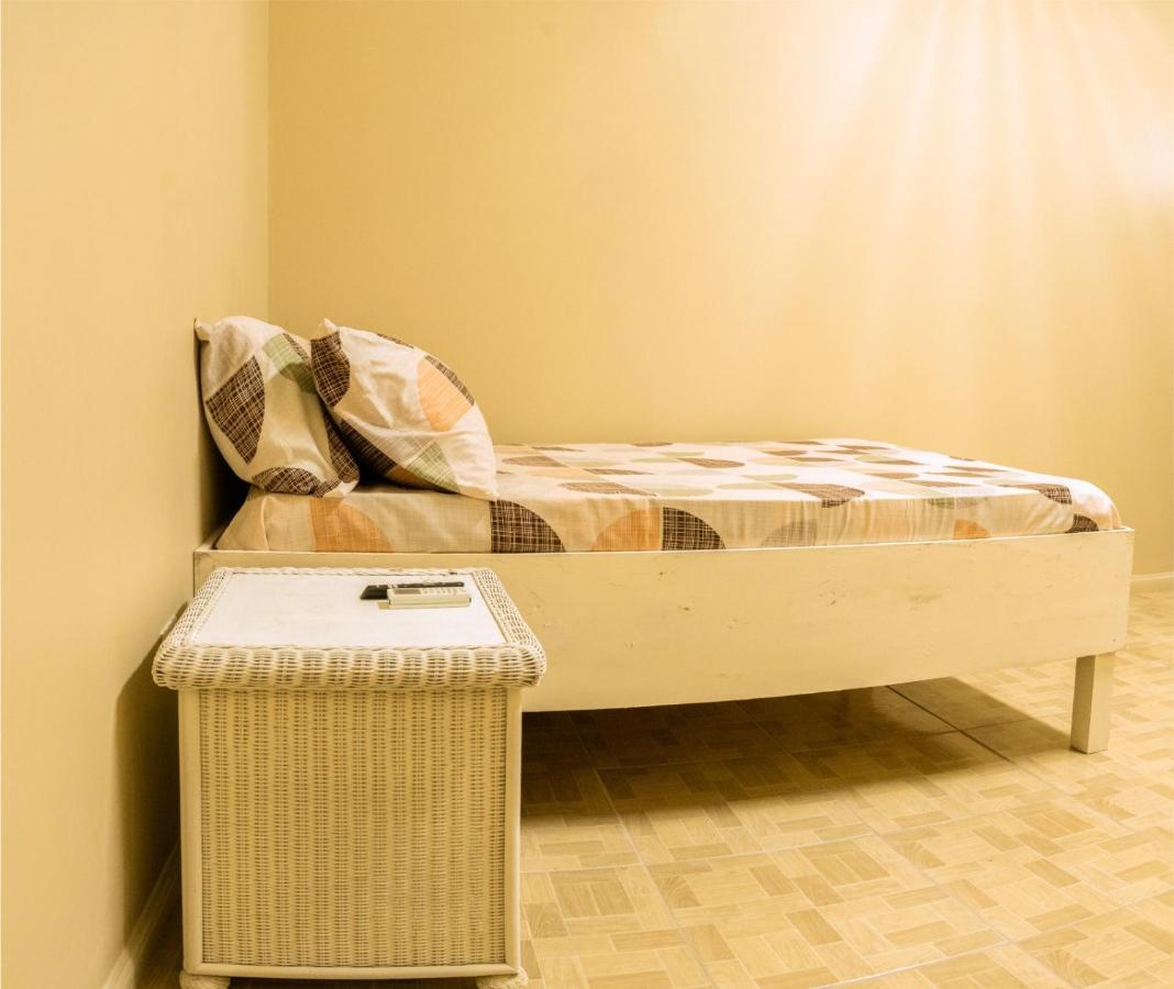 Mariner Motel Бриджтаун Экстерьер фото